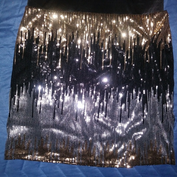 💚FINAL SALE!!😎 Mini skirt - Picture 2 of 7